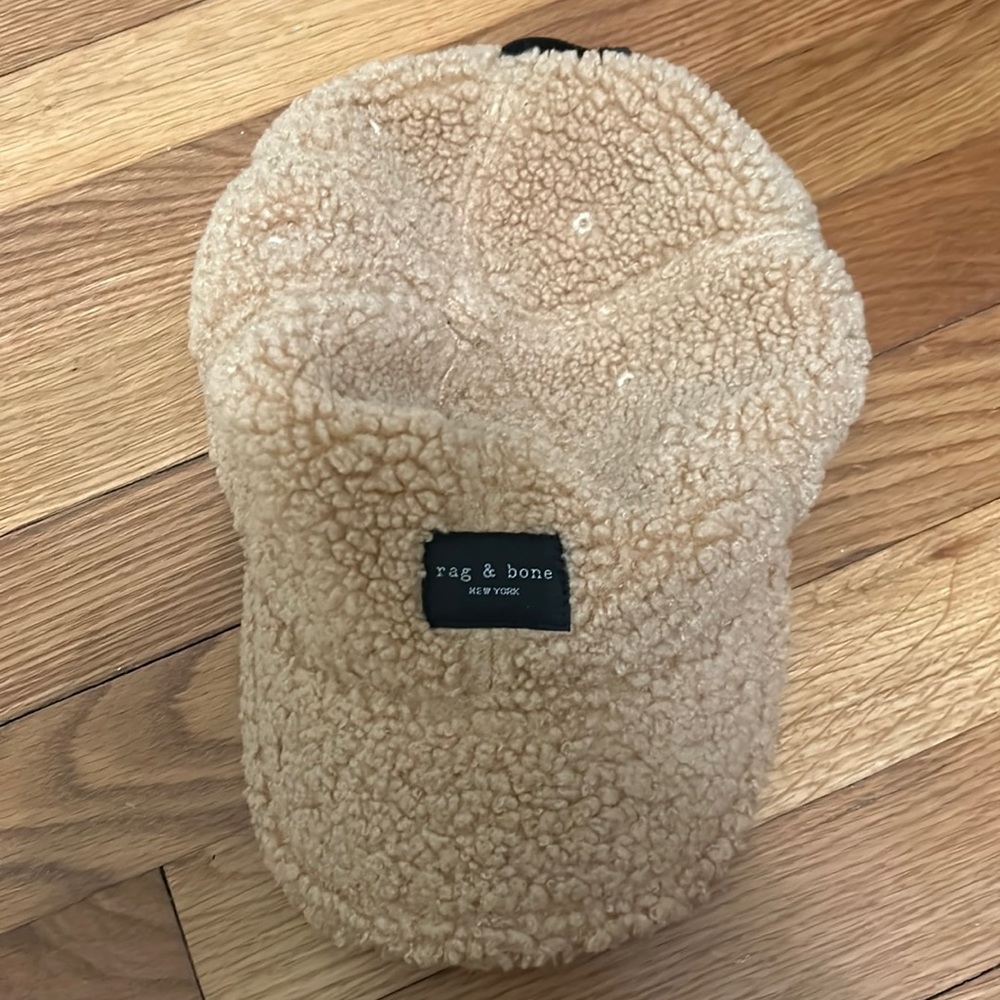 Rag and bone Addison sherpa / teddy baseball hat / cap in camel / tan